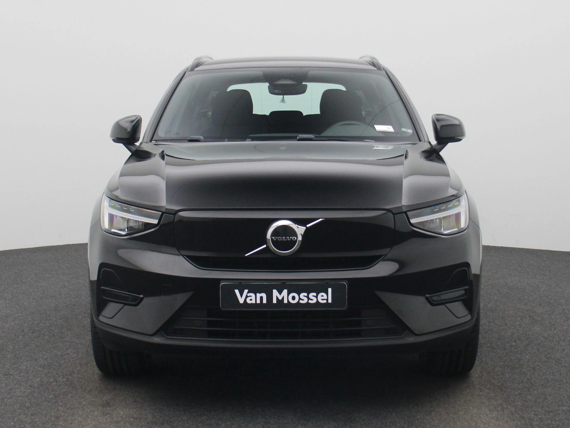 Volvo-XC40-image-2