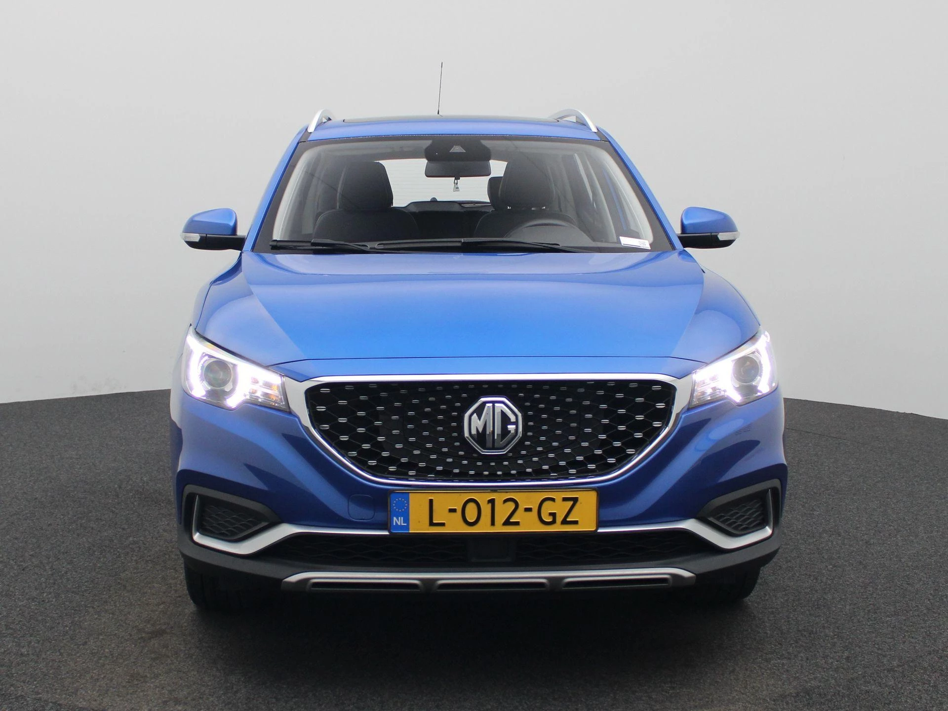 MG-ZS EV-image-2