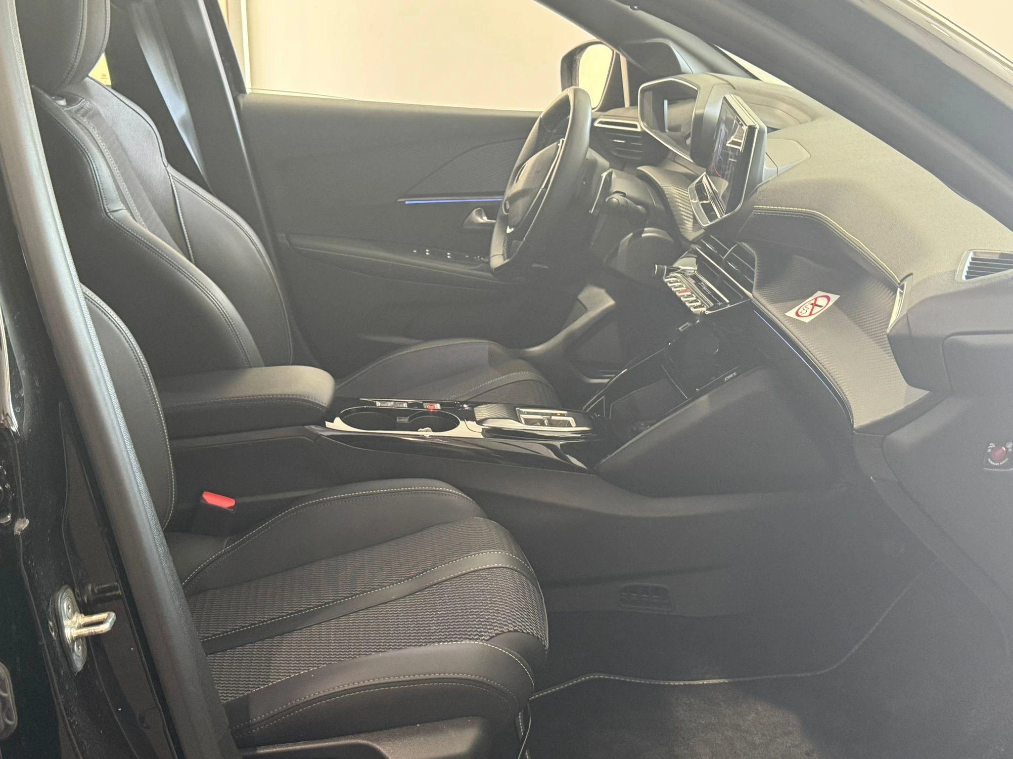 Peugeot-208-image-4