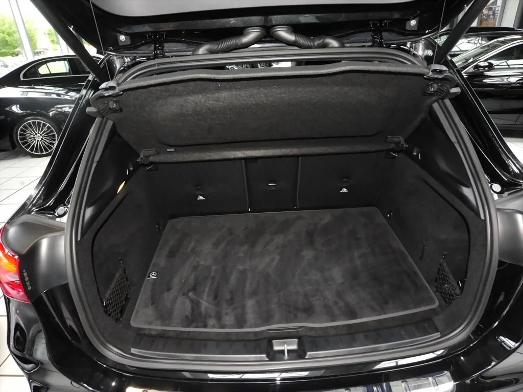 Mercedes-Benz-GLA 200 d-image-12