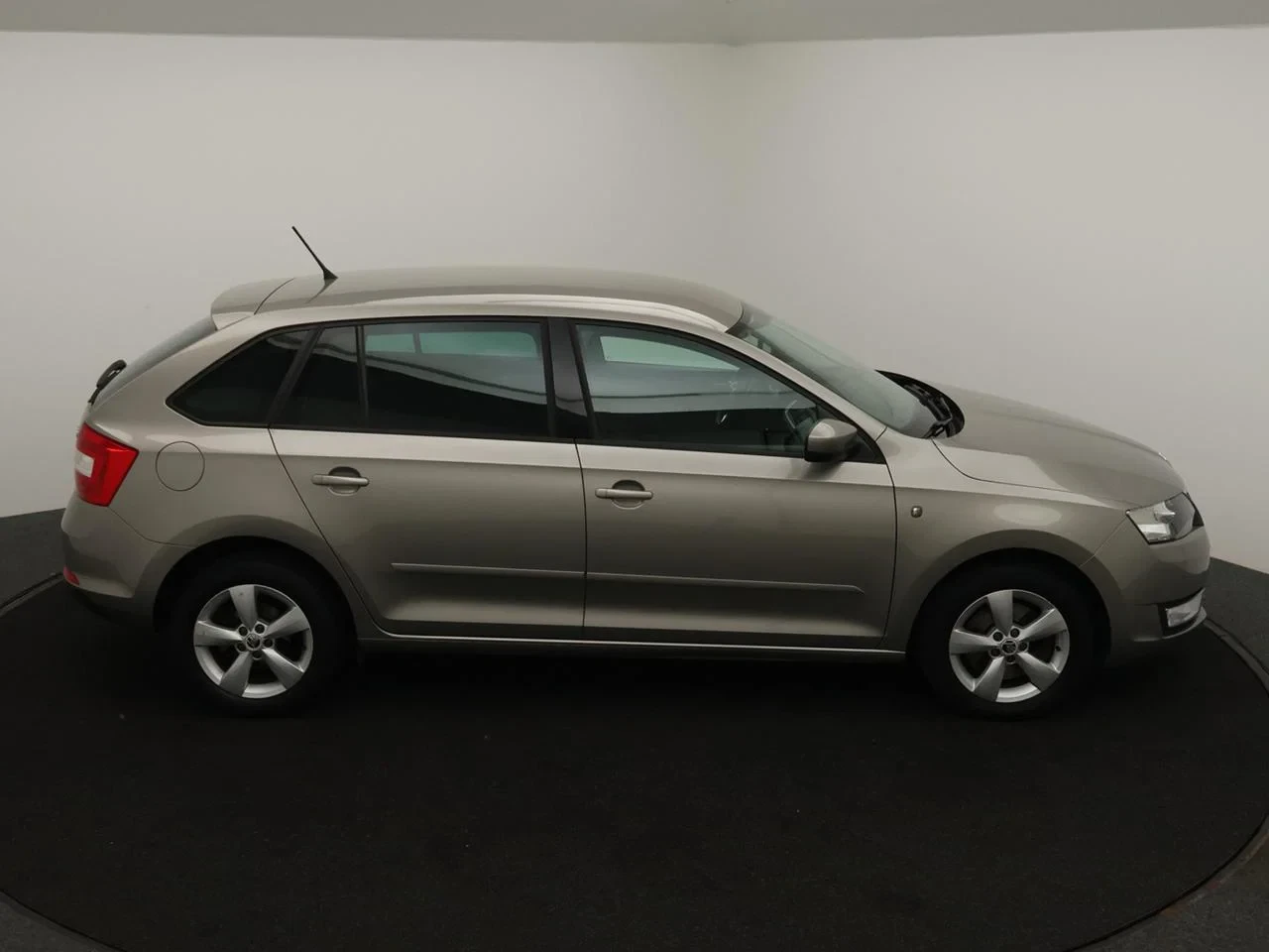 Škoda-Rapid-image-15