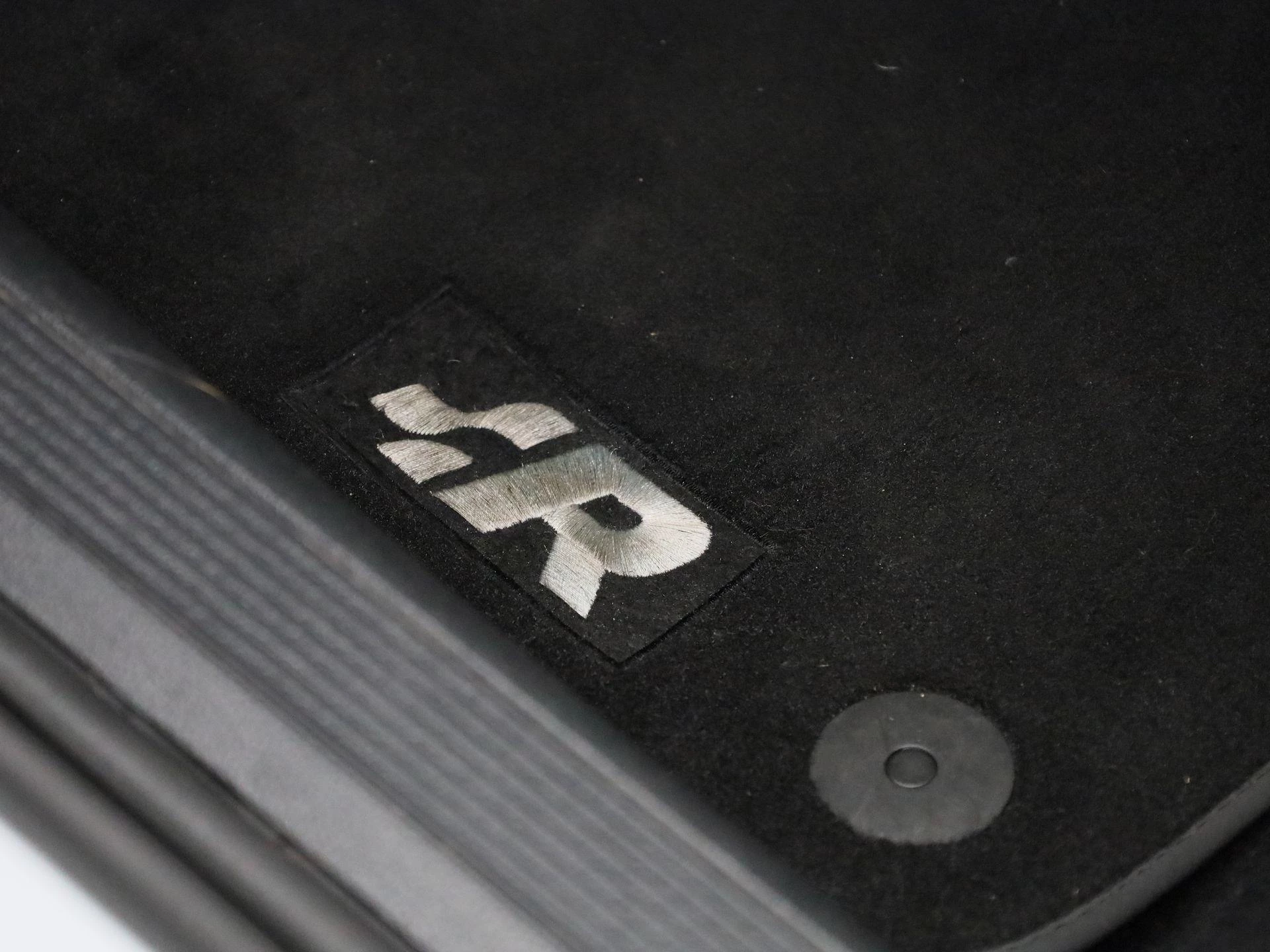 Volkswagen-Golf-image-28
