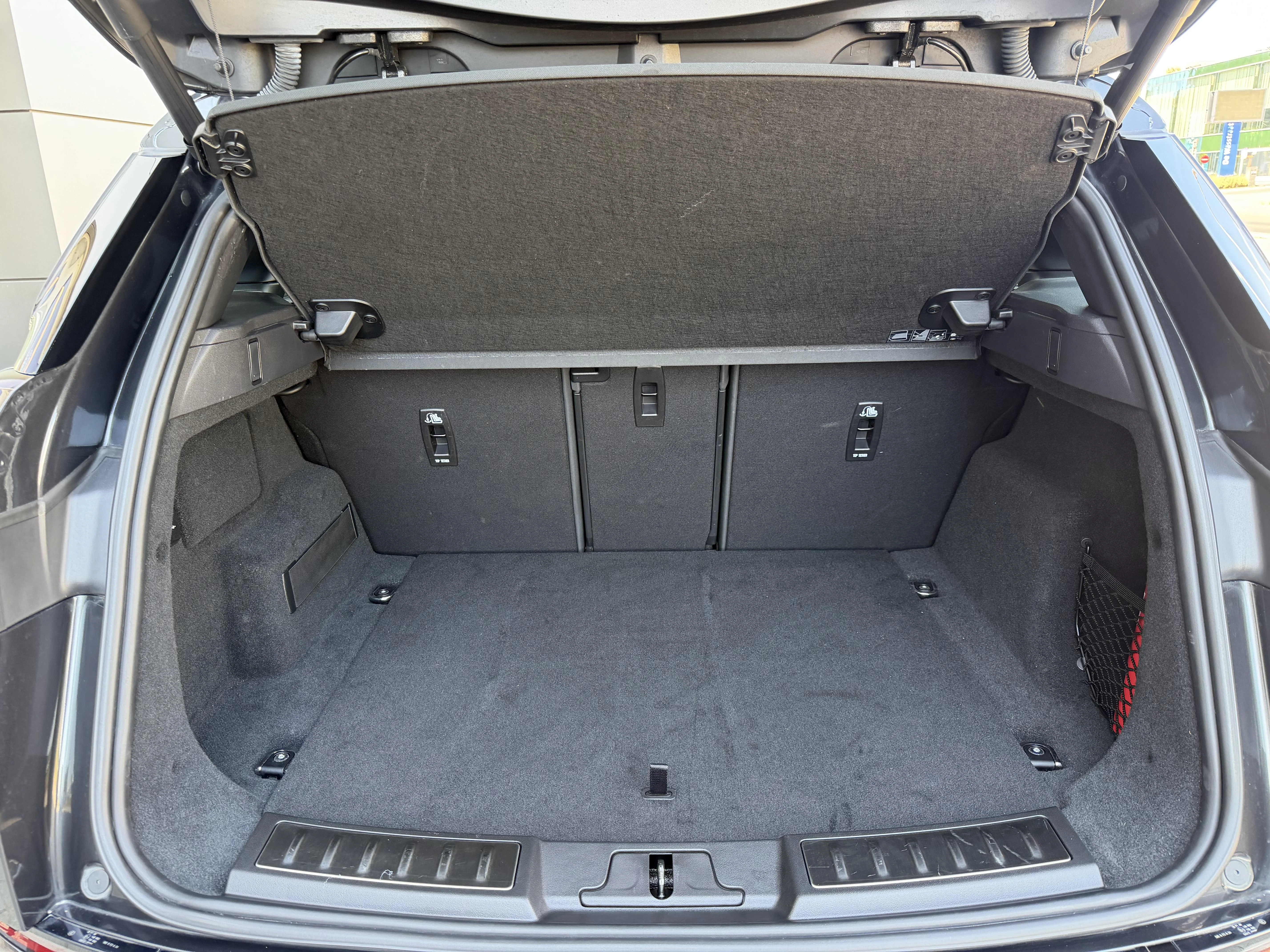 Land Rover-Range Rover Evoque-image-7