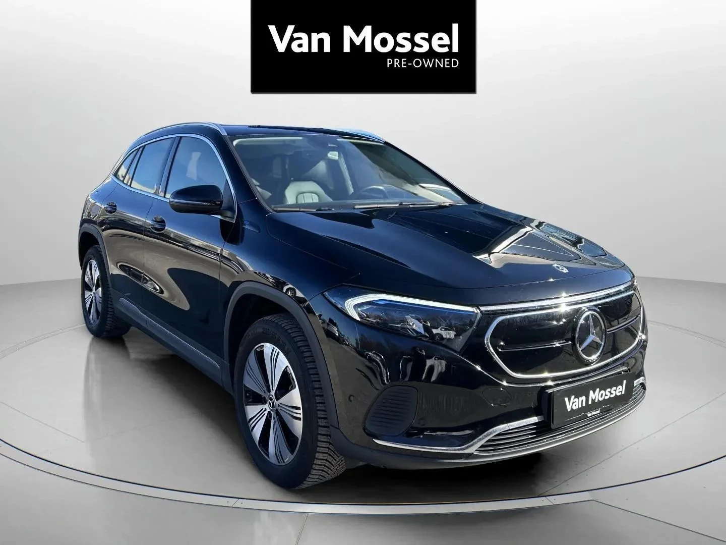 Mercedes-Benz-EQA-image-2