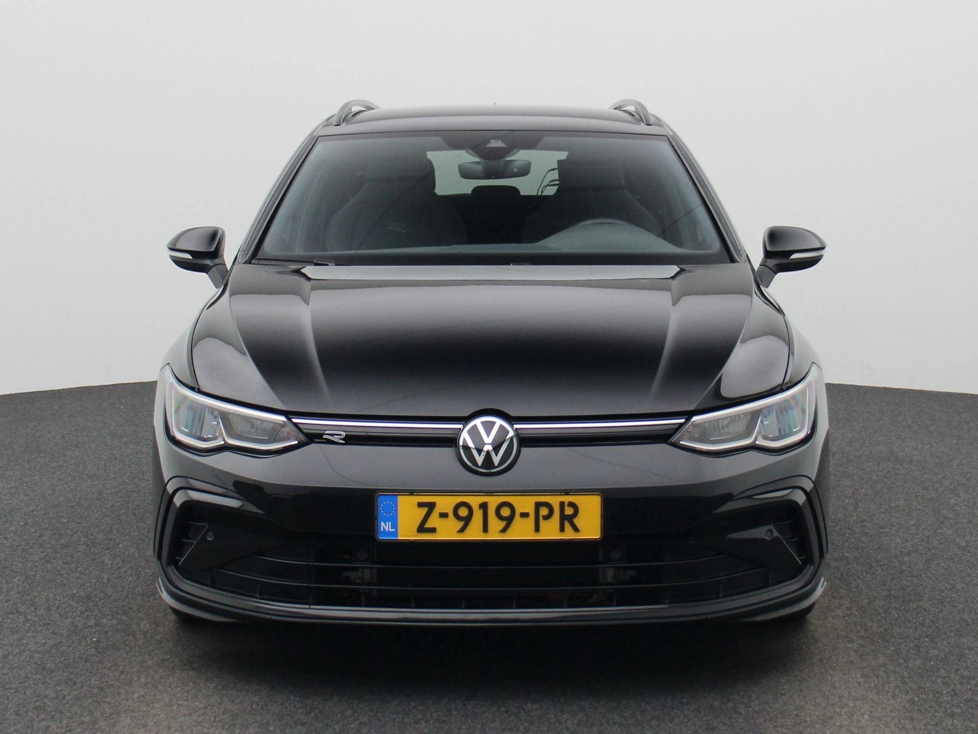 Volkswagen-Golf-image-2