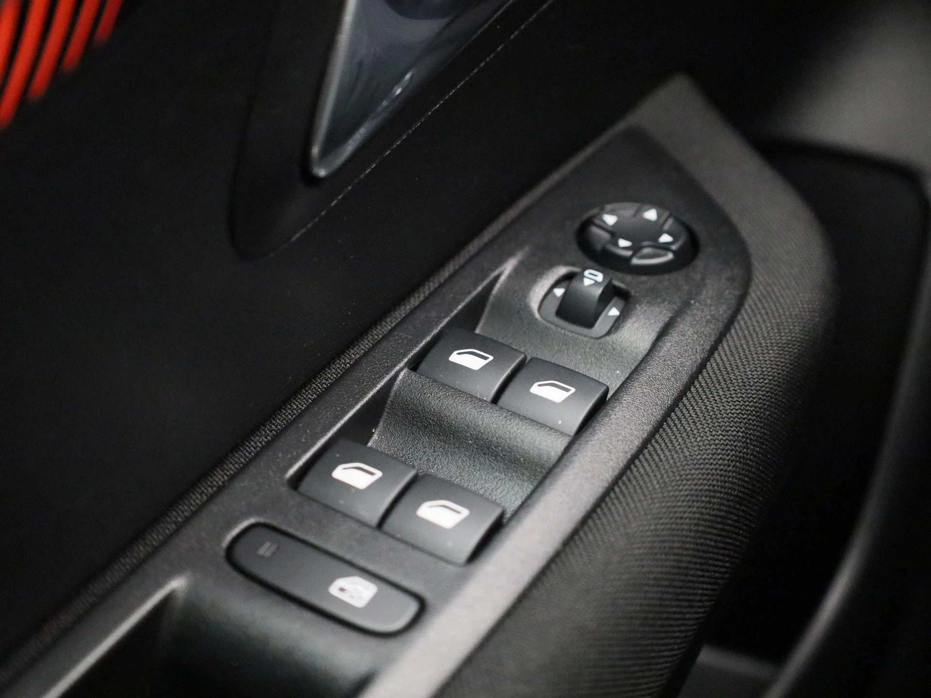 Peugeot-208-image-26