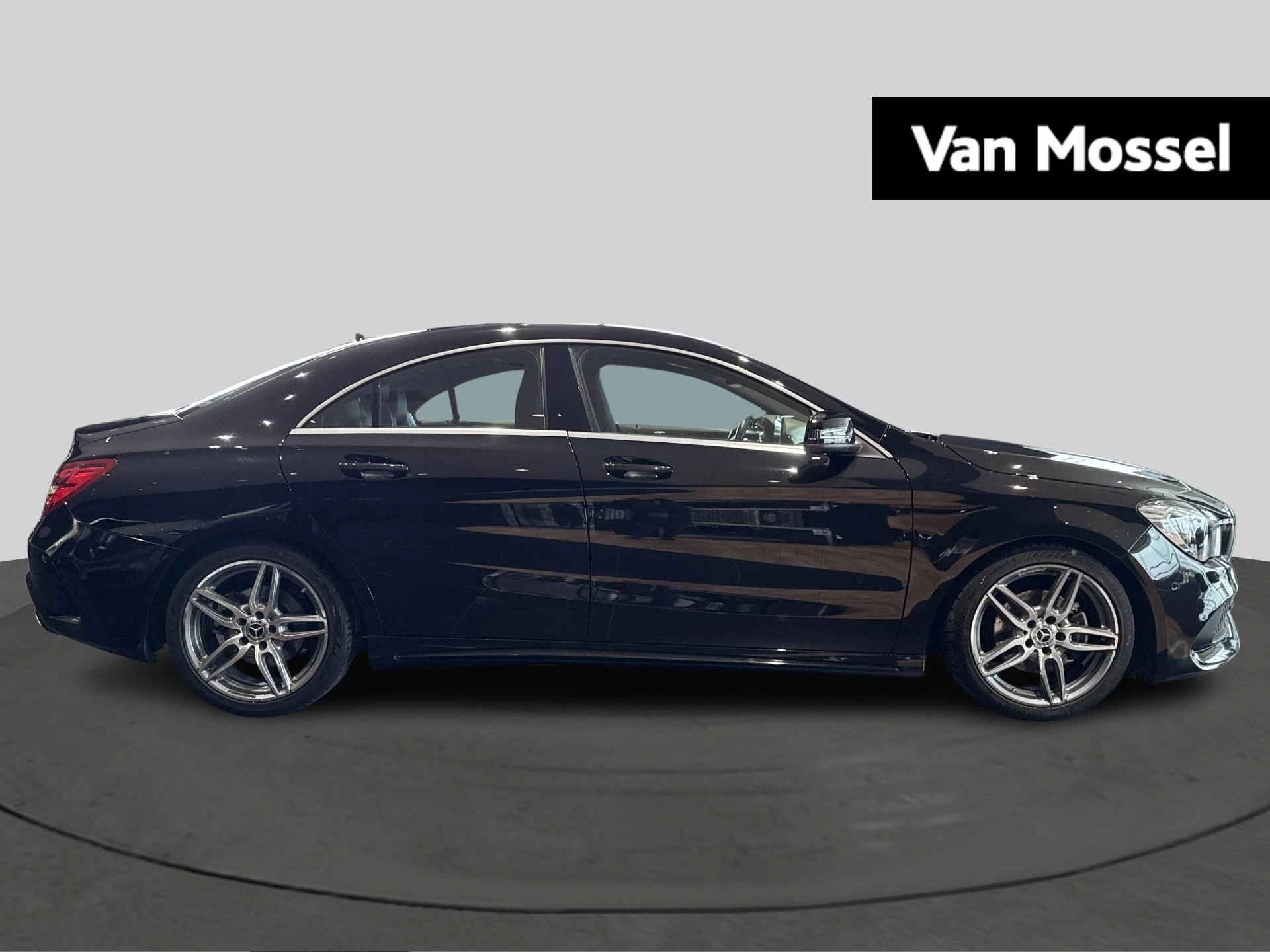 Mercedes-Benz CLA CLA 180 AMG Line