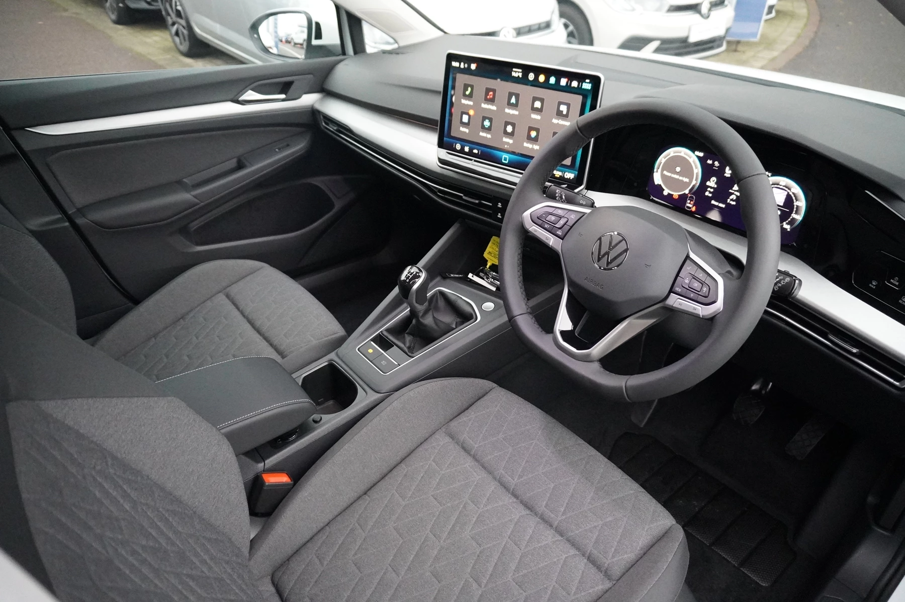 Volkswagen-Golf-image-5