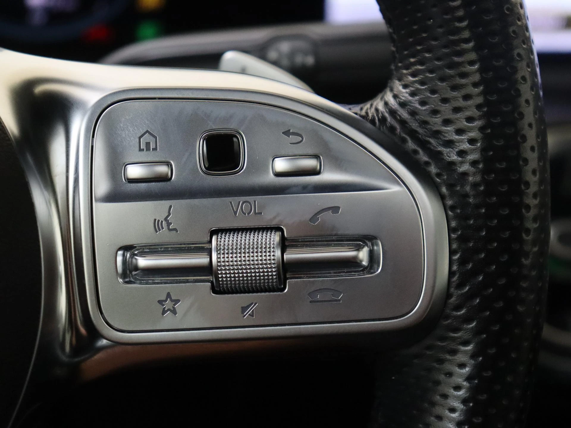 Mercedes-Benz-A-Klasse-image-13