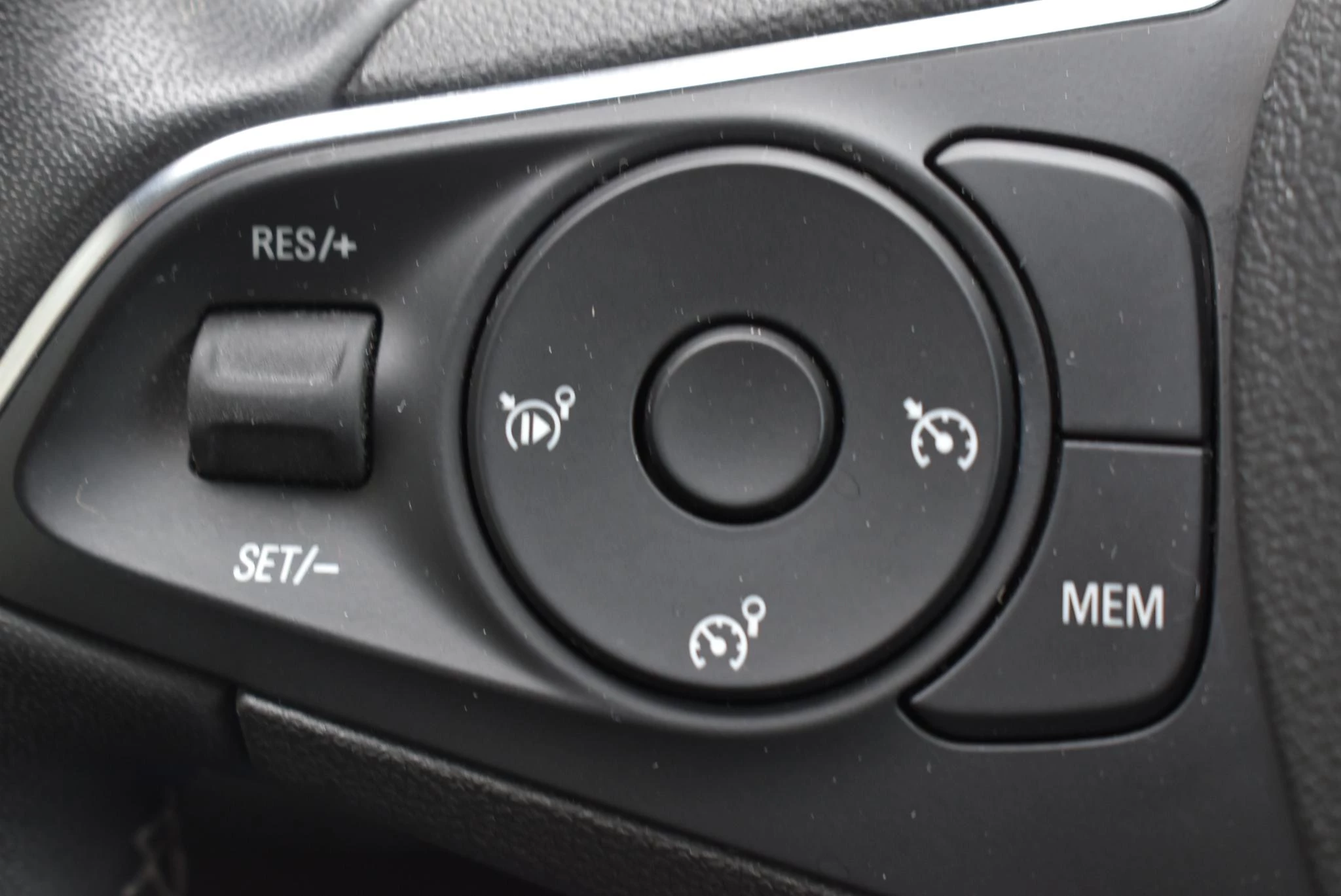 Opel-Grandland-image-17