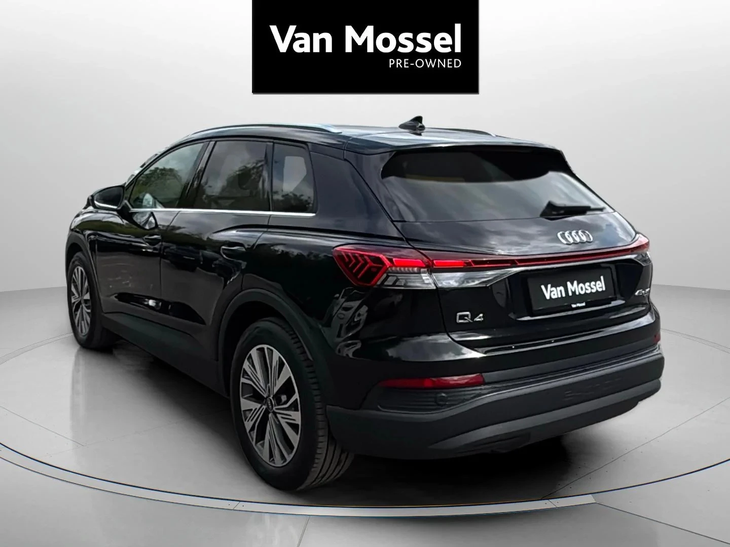 Audi-Q4 e-tron-image-2