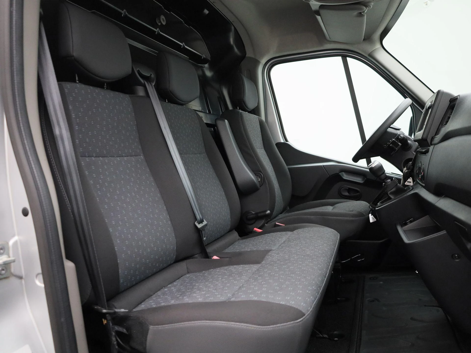 Opel-Movano-image-30