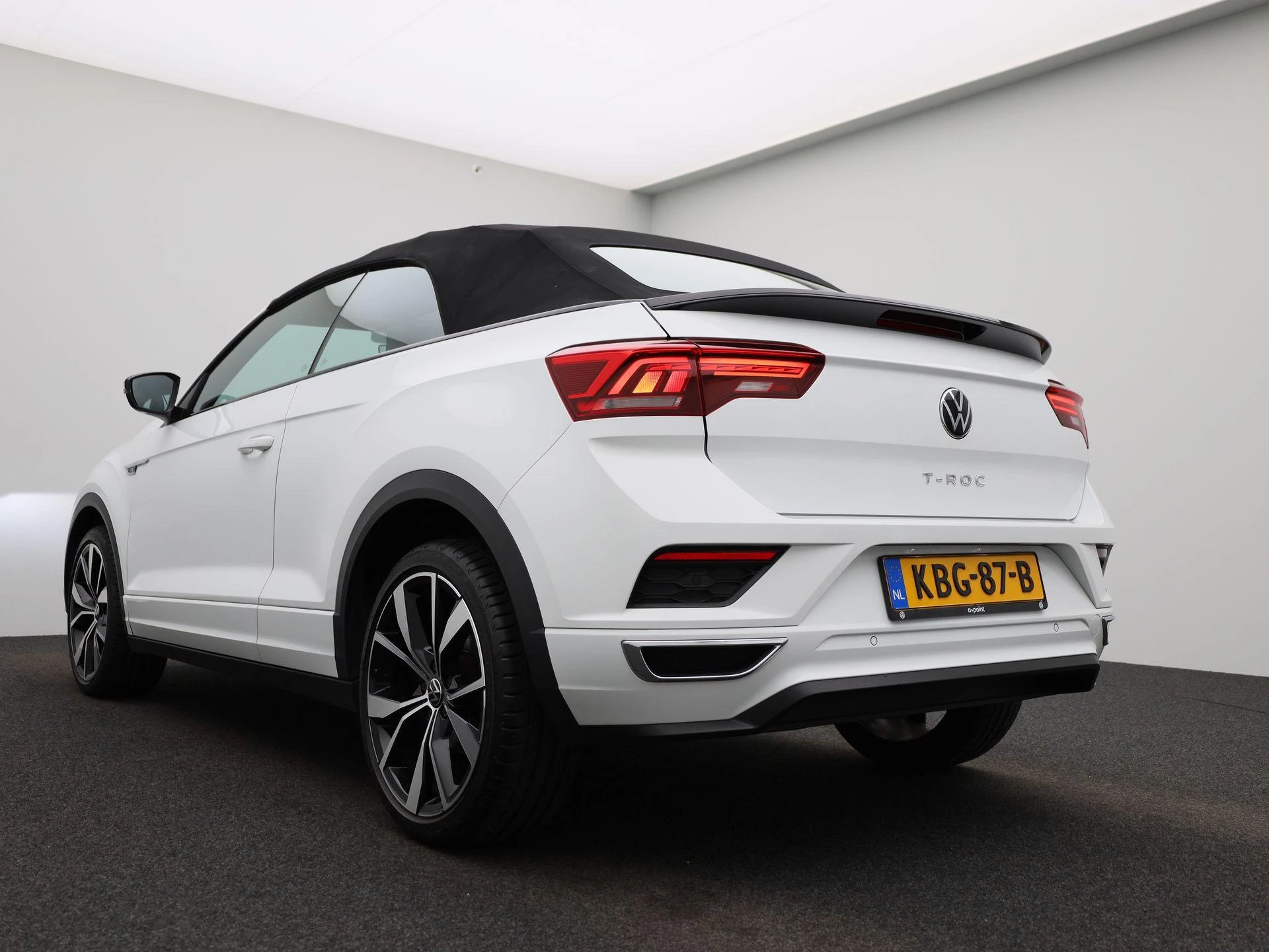Volkswagen-T-Roc-image-19