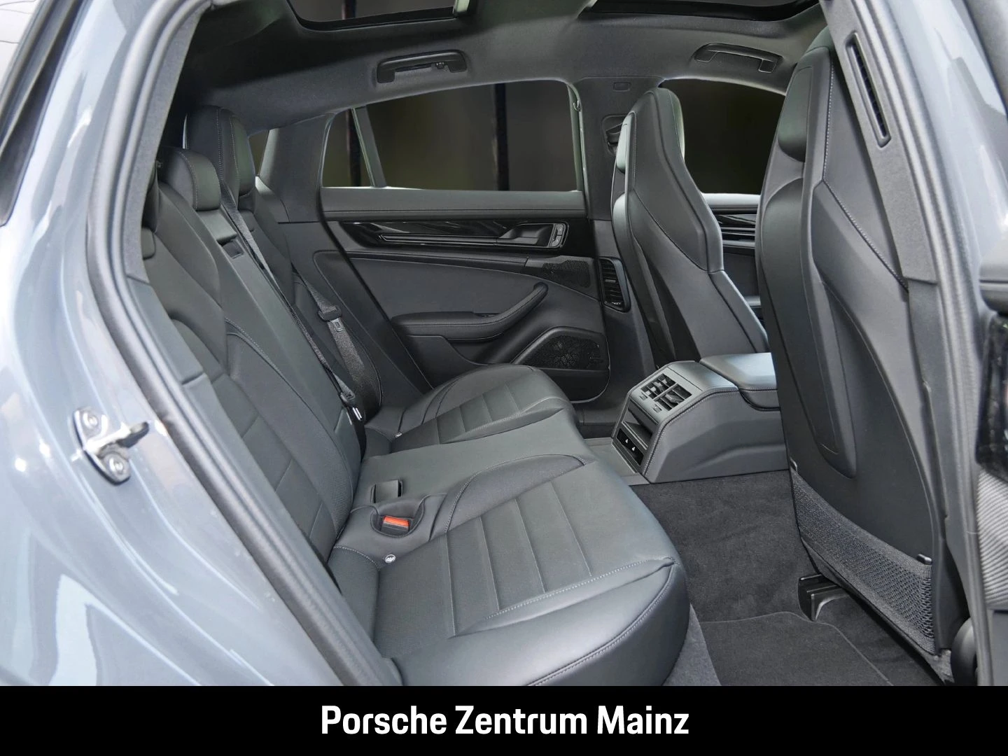 Porsche-Panamera-image-13