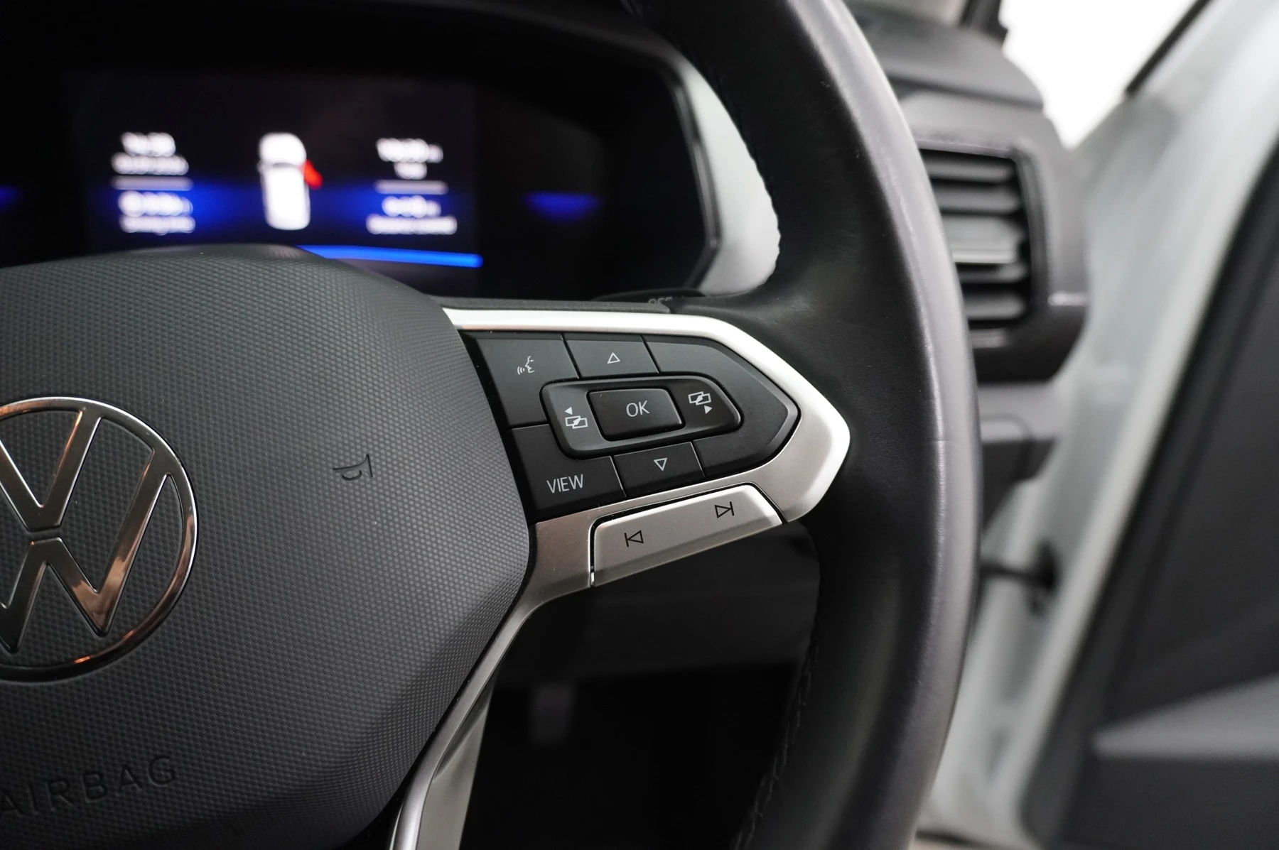 Volkswagen-T-Cross-image-30
