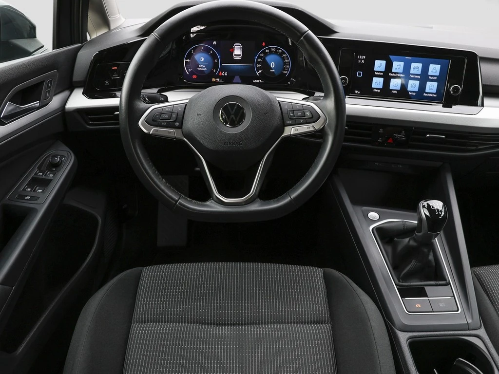 Volkswagen-Golf-image-11