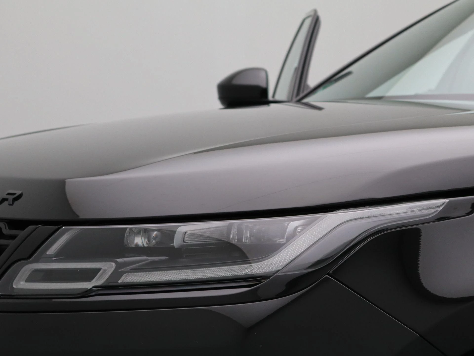 Land Rover-Range Rover Velar-image-14