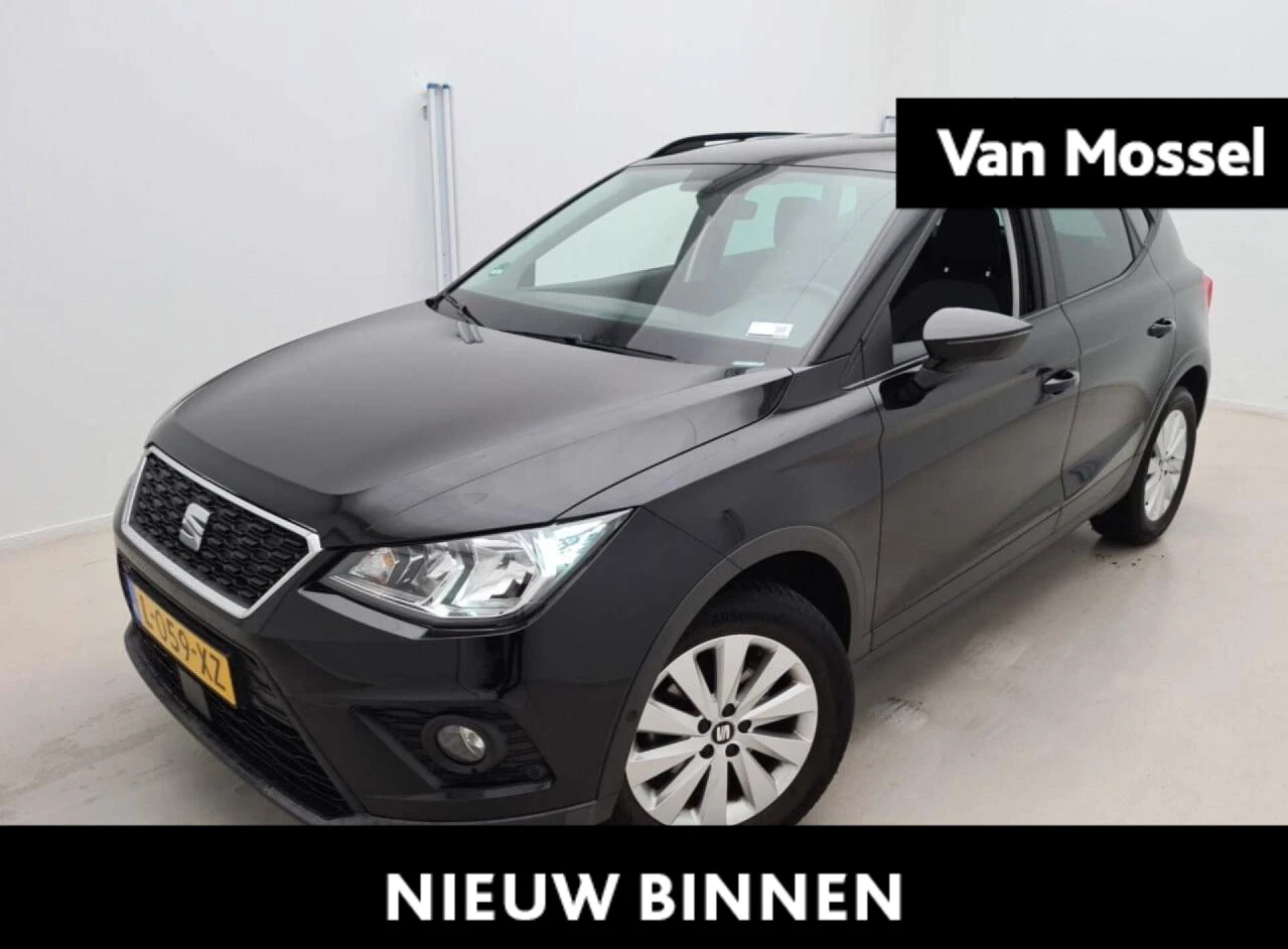 SEAT-Arona-image-0