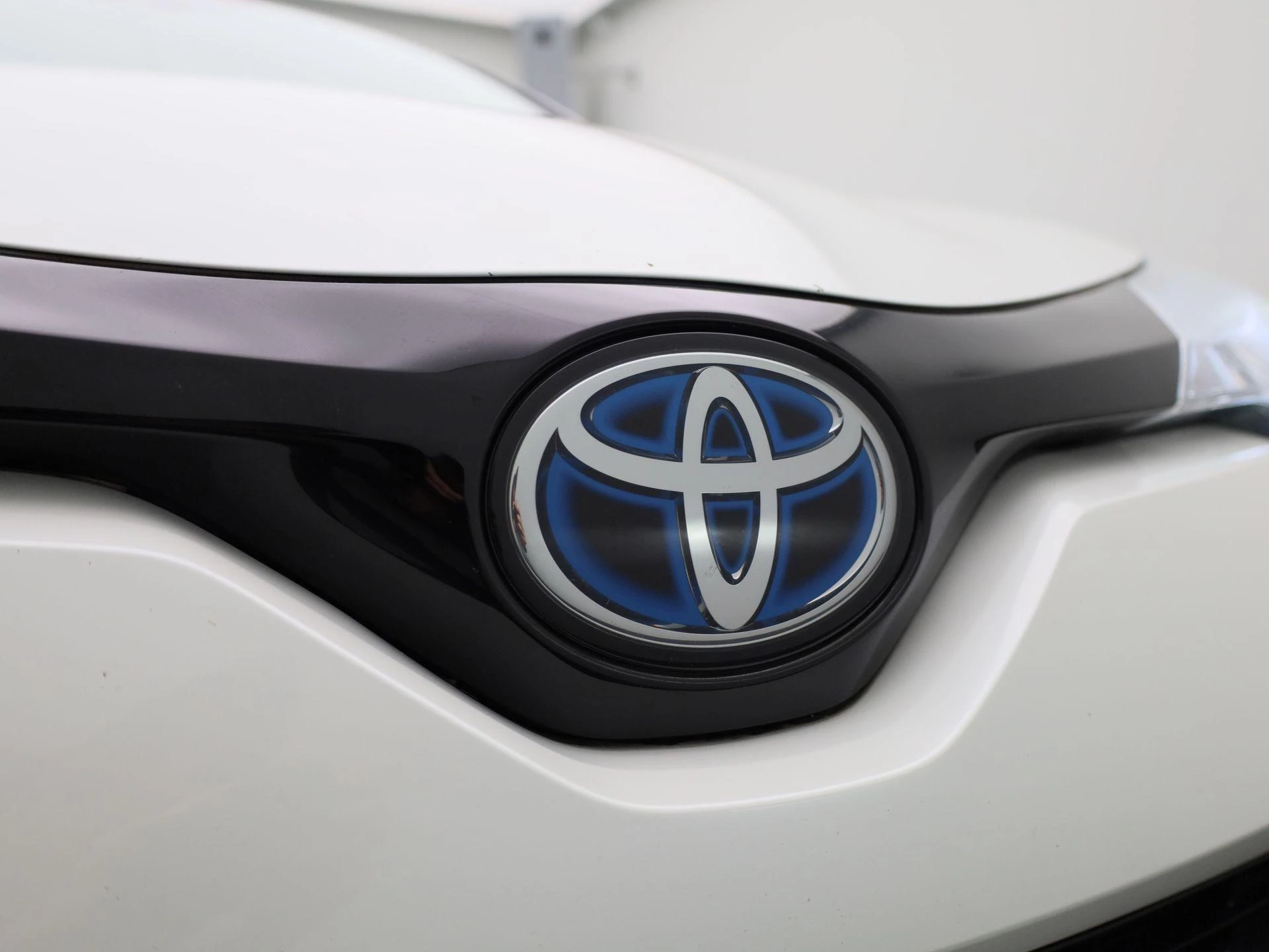 Toyota-C-HR-image-35