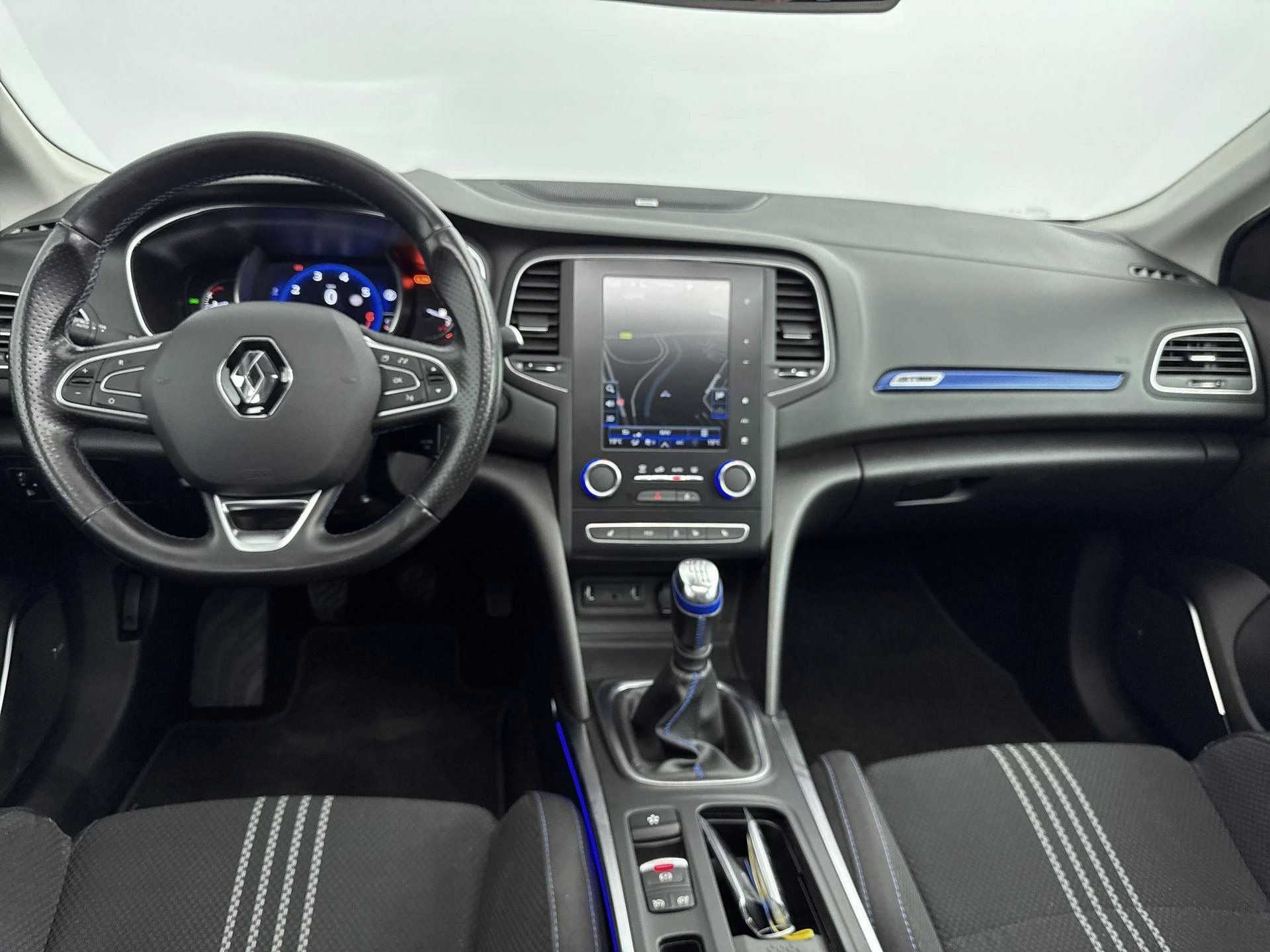 Renault-Mégane Estate-image-14