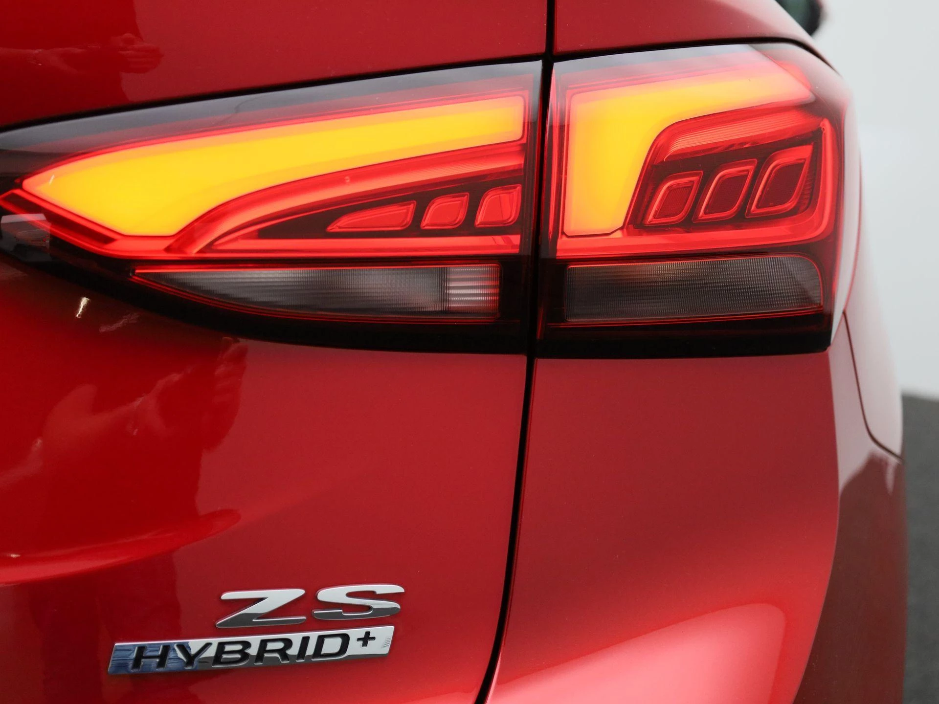 MG ZS 1.5 Hybrid+ Luxury
