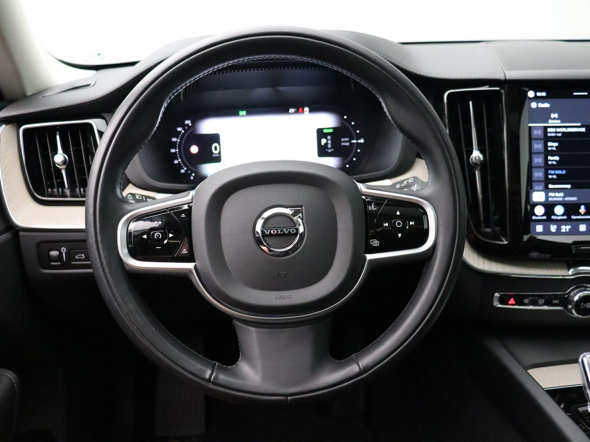 Volvo-XC60-image-18