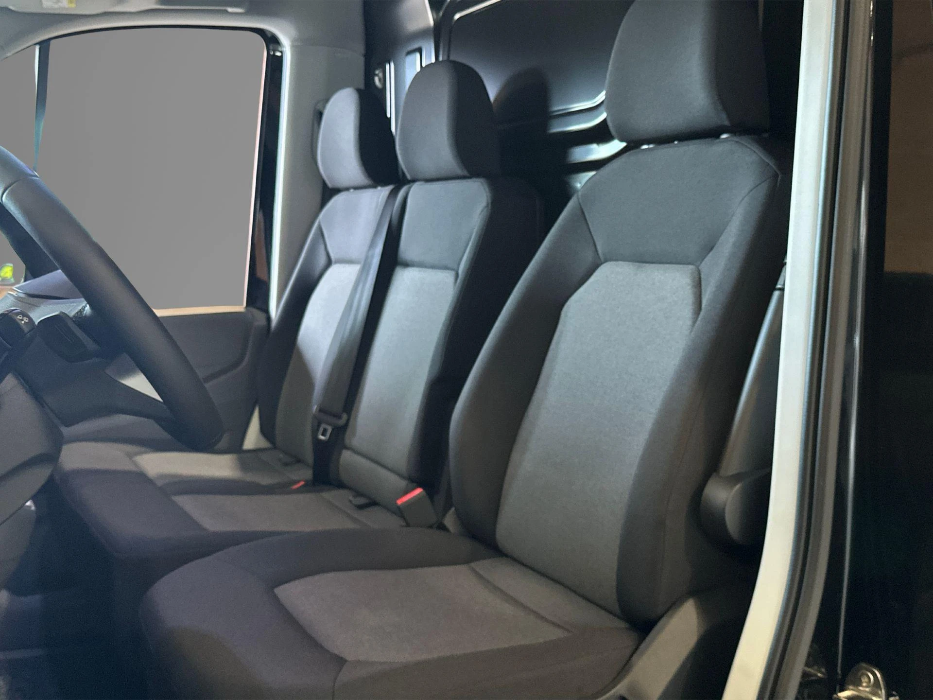 Volkswagen-Crafter-image-32