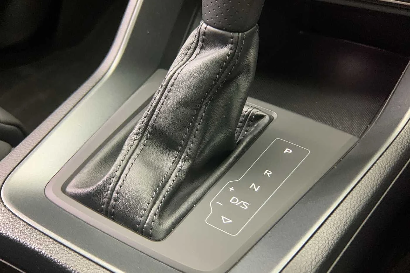 Audi-RSQ3-image-18
