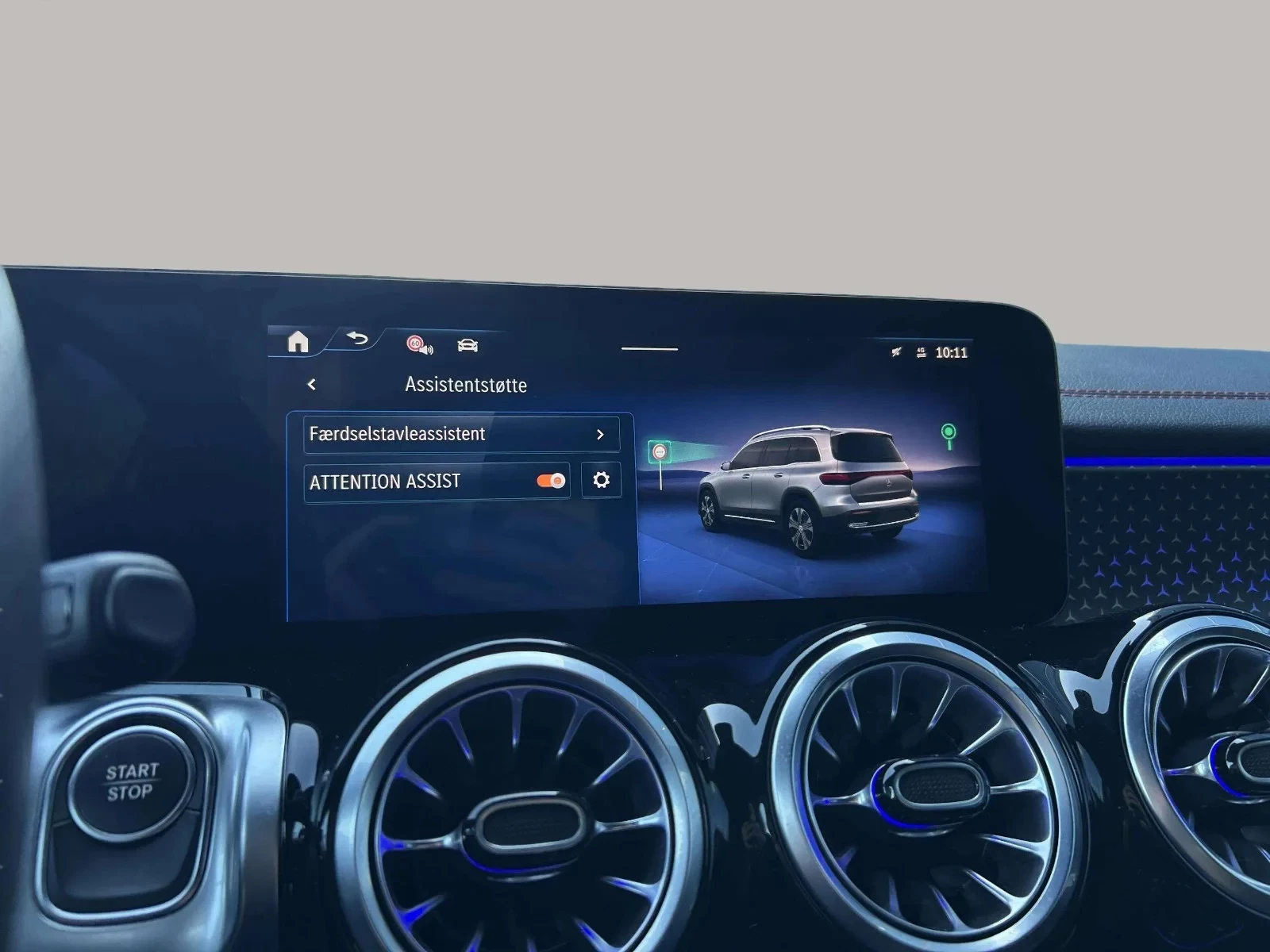 Mercedes-Benz-EQB-image-16