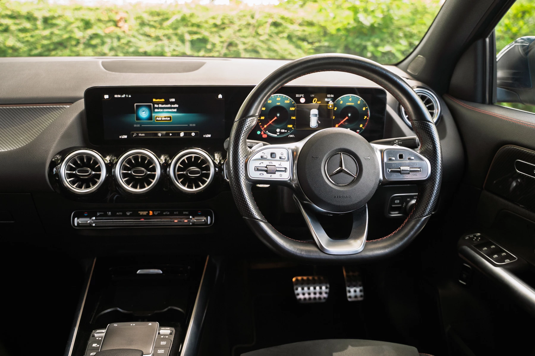Mercedes-Benz-GLA-image-8