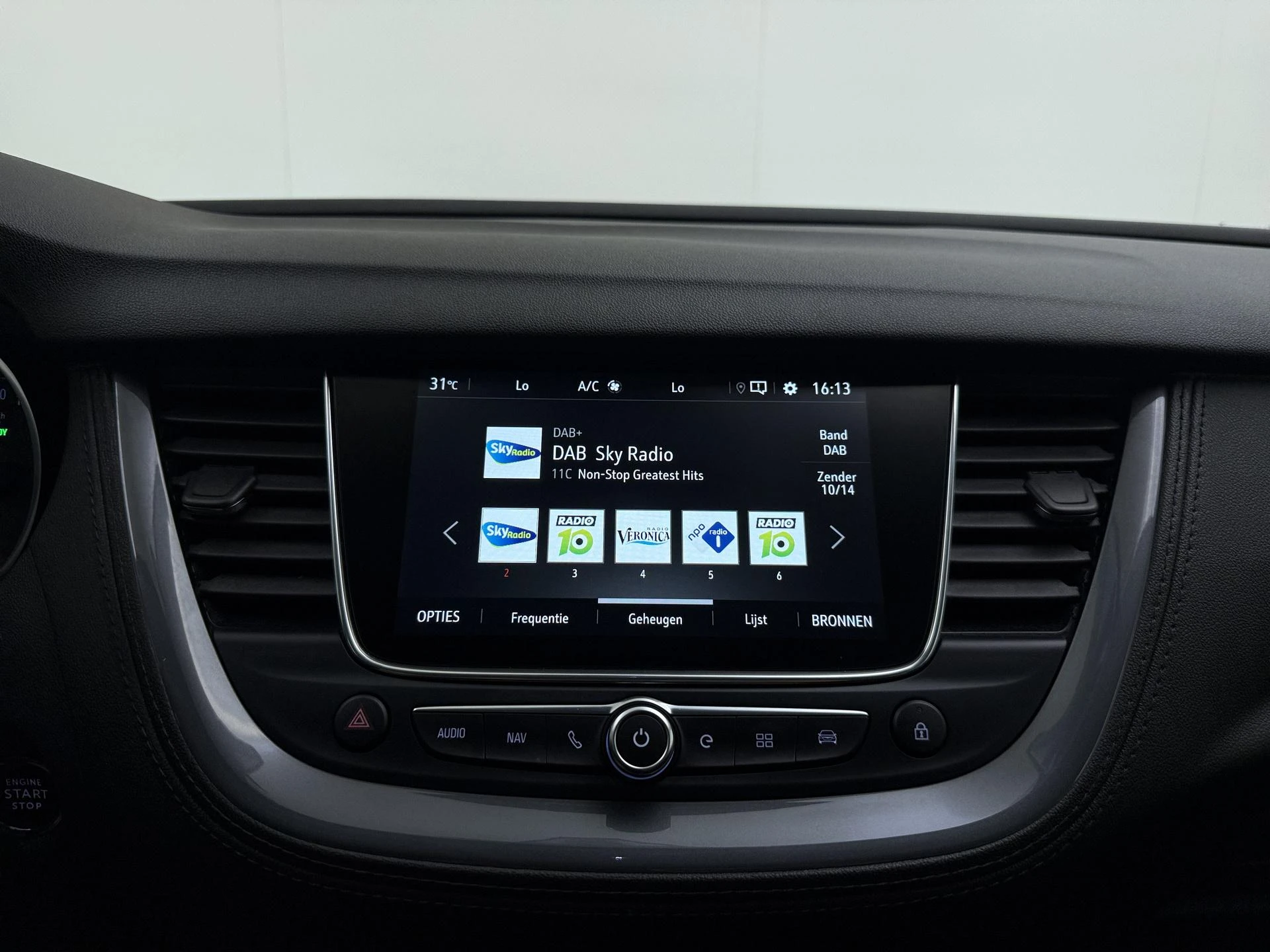 Opel Grandland X 1.6 Turbo Hybrid Business Elegance