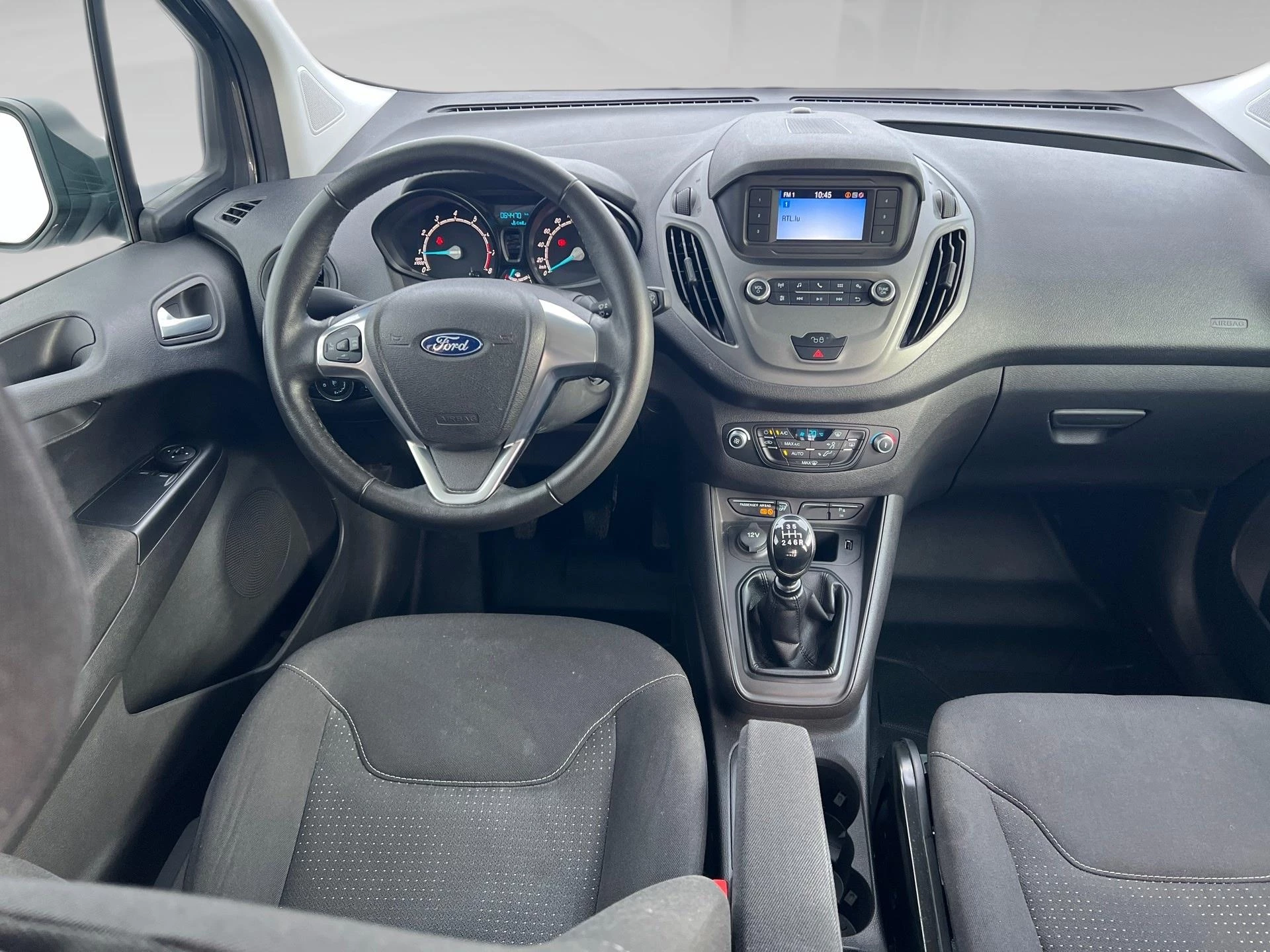 Ford-Transit Courier-image-6