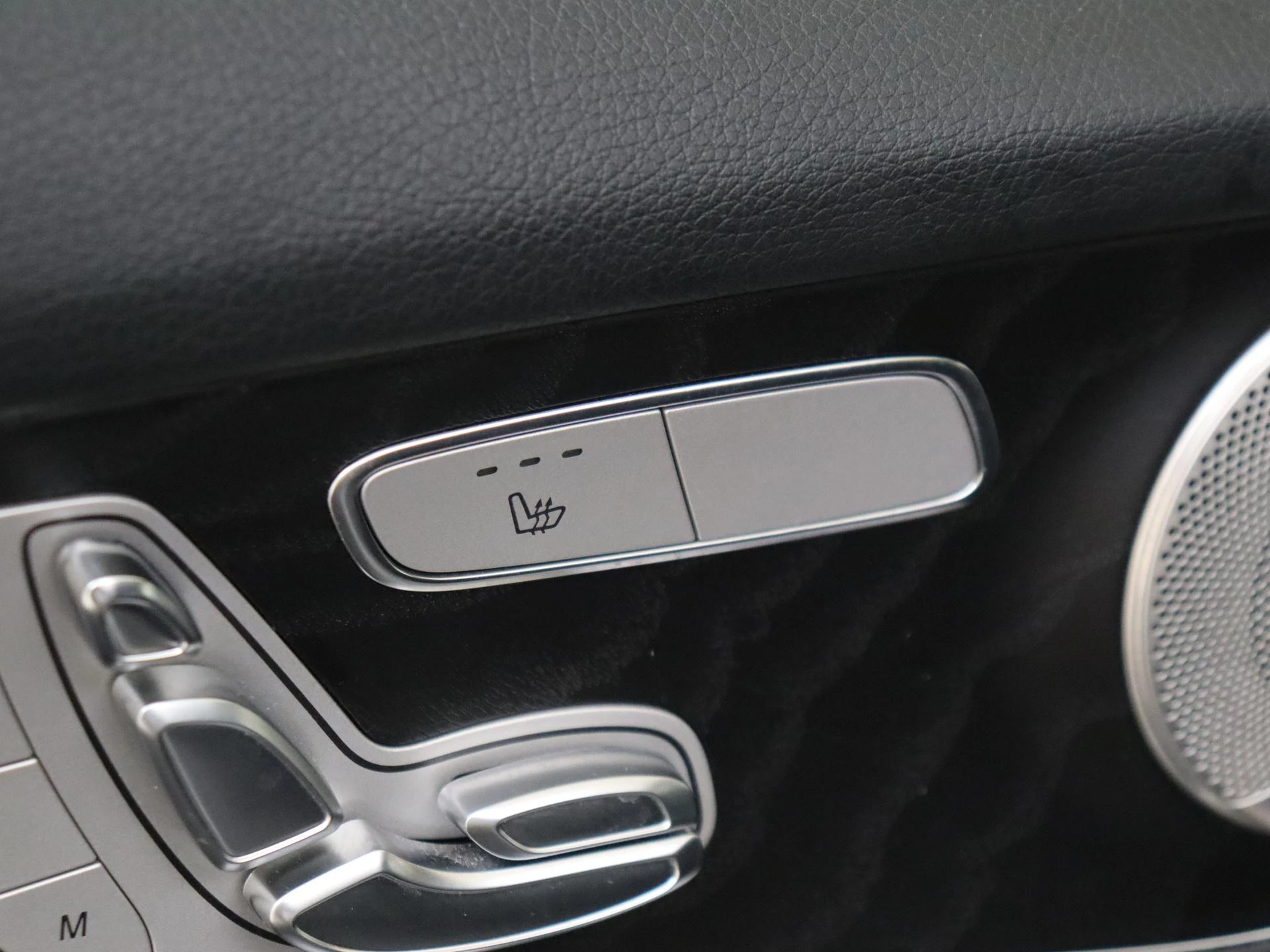 Mercedes-Benz-GLC-image-24