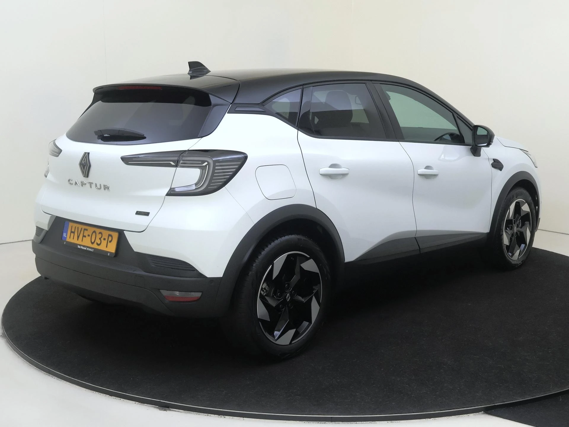 Renault-Captur-image-3