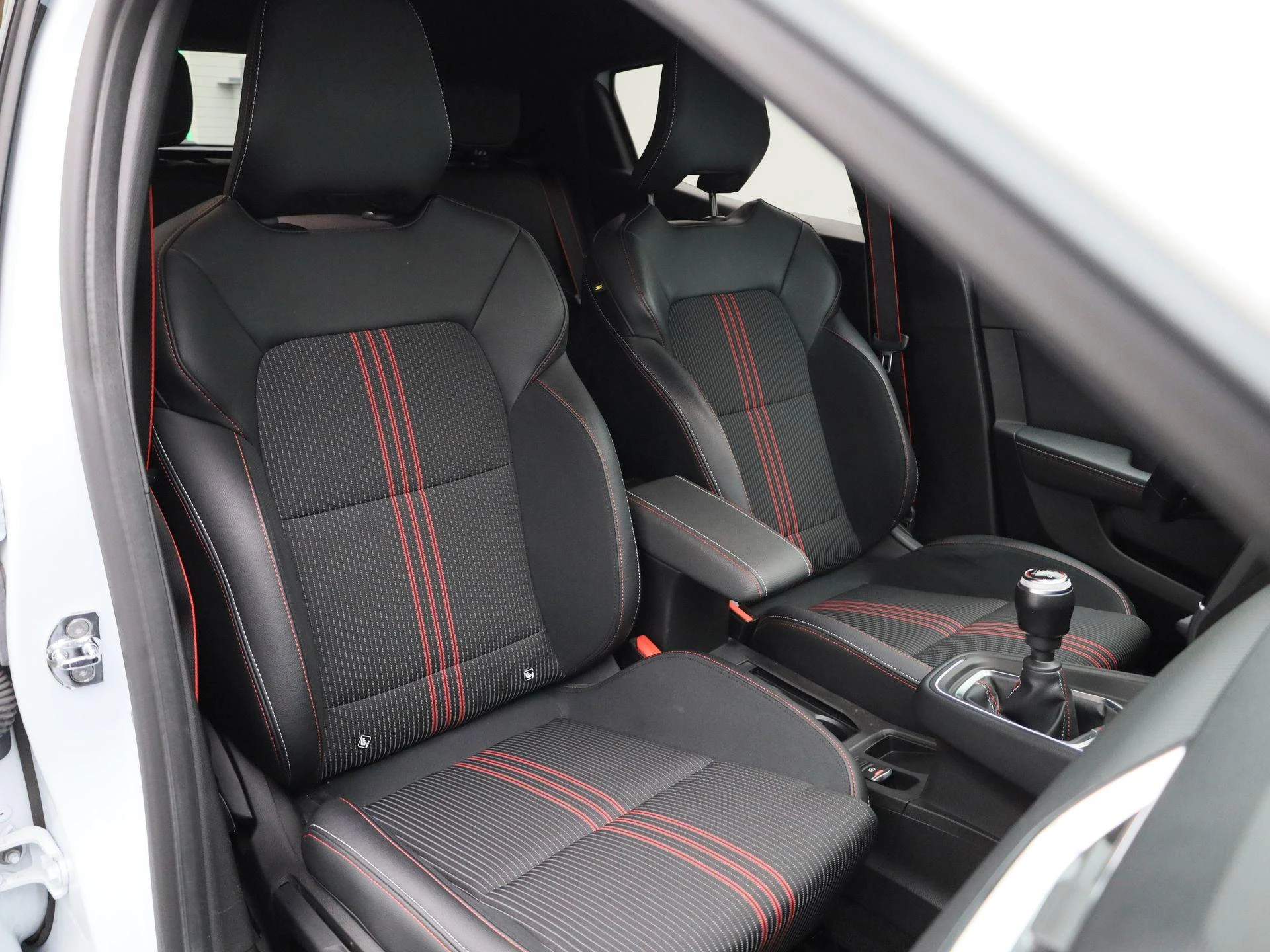 Renault-Clio-image-37