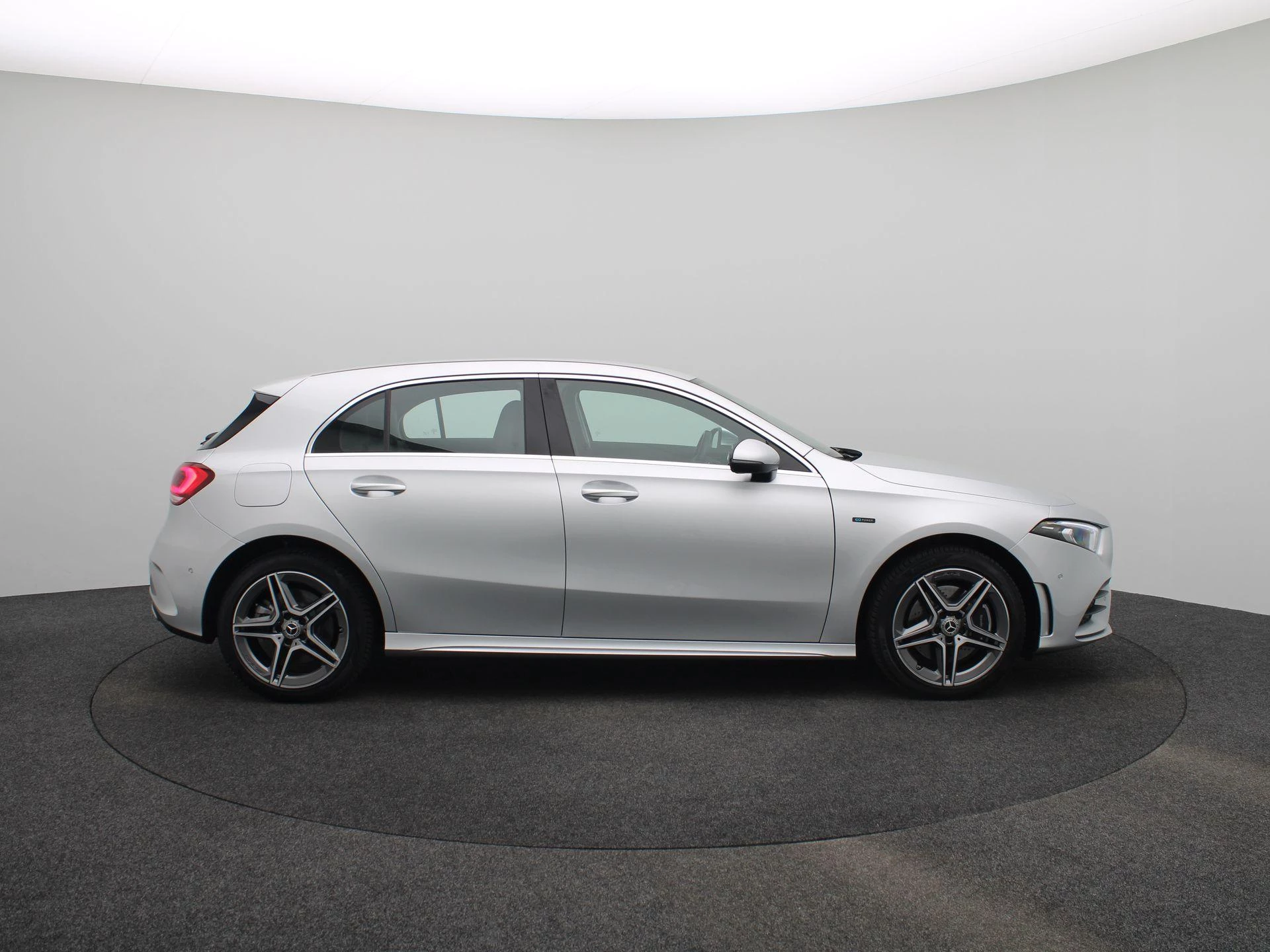 Mercedes-Benz-A-Klasse-image-6