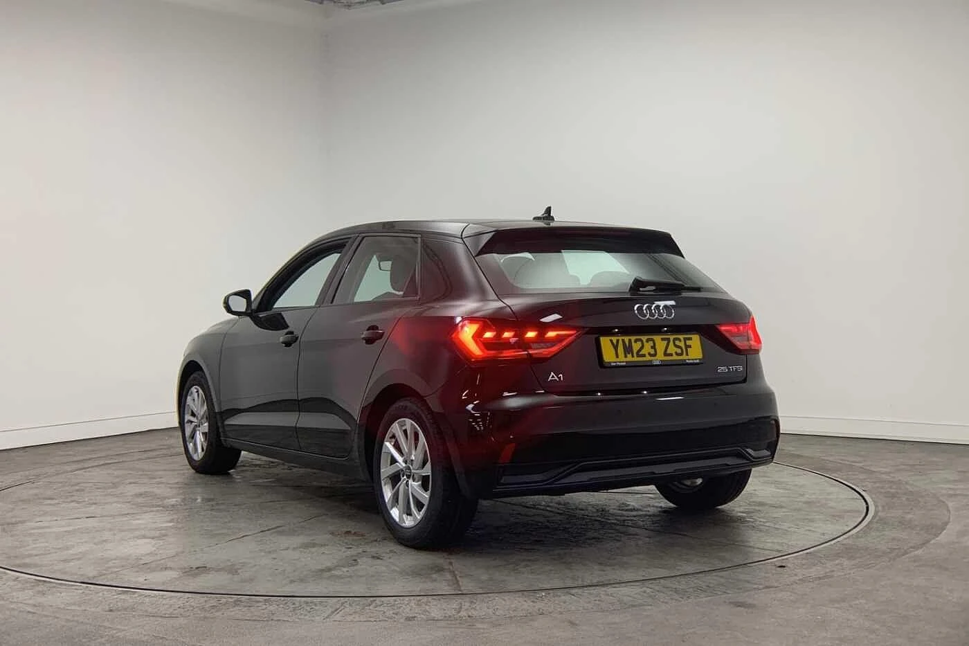 Audi-A1 Sportback-image-2