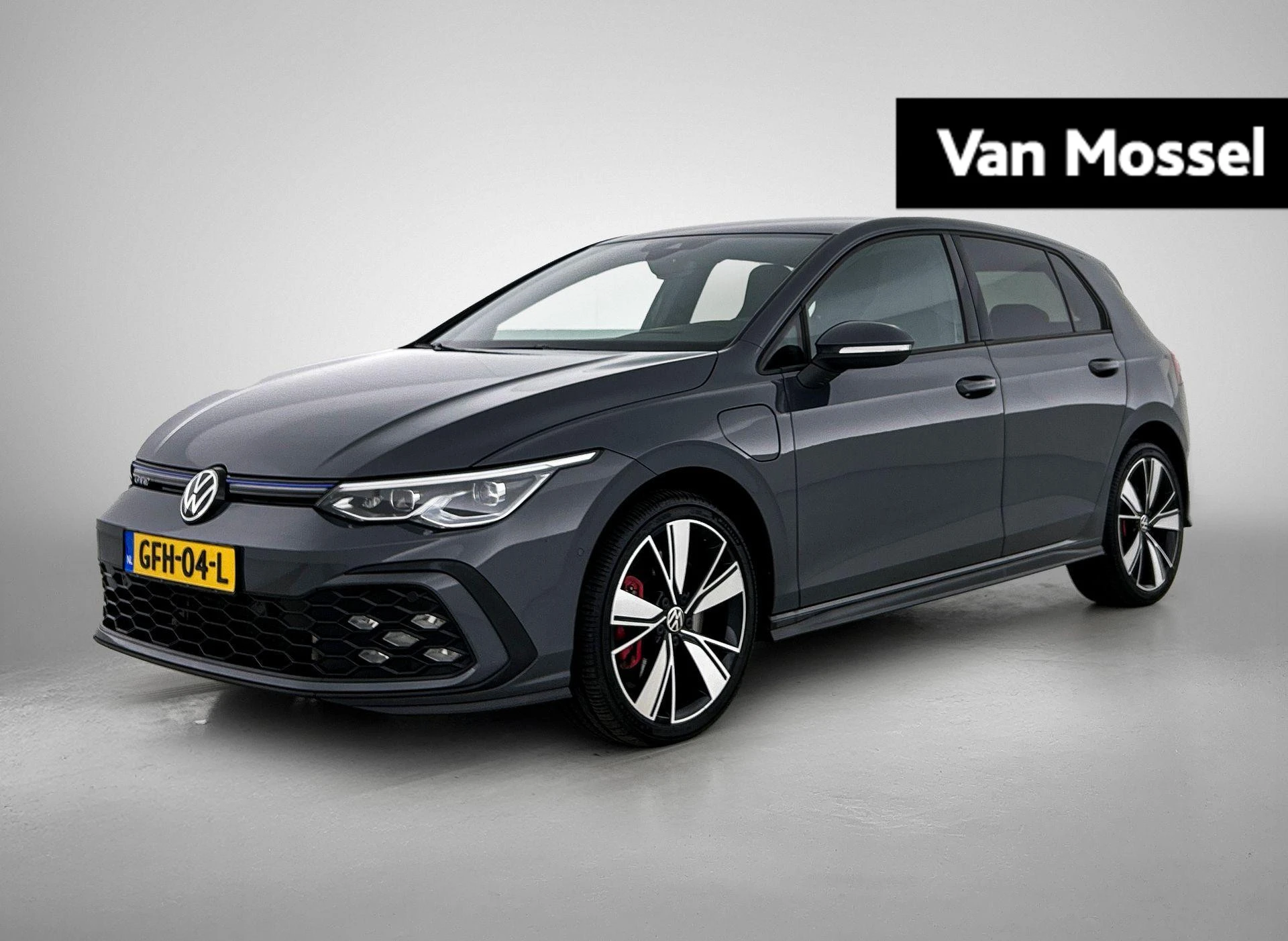 Volkswagen-Golf-image-0