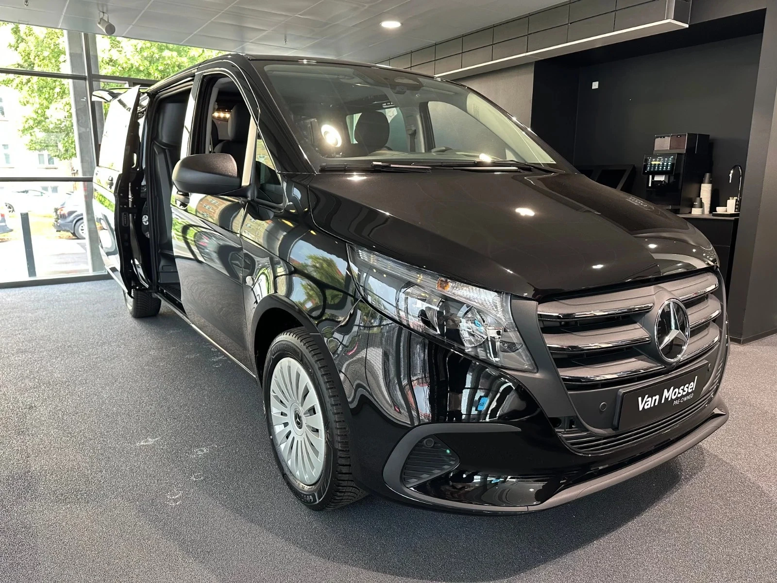 Mercedes-Benz-Vito-image-0