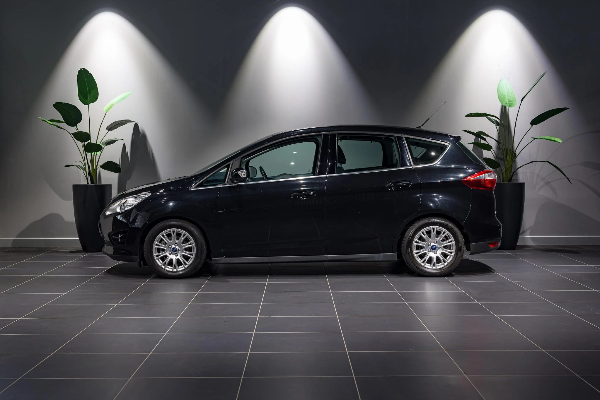 Ford-C-MAX-image-3