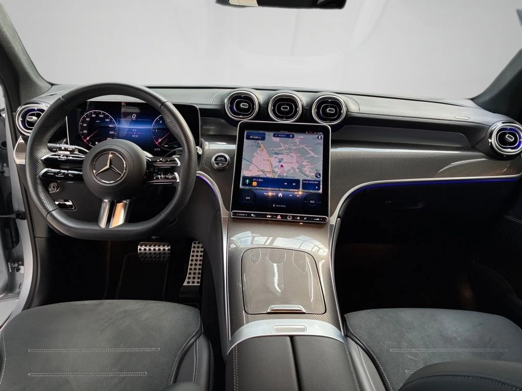 Mercedes-Benz-GLC 300 d-image-11