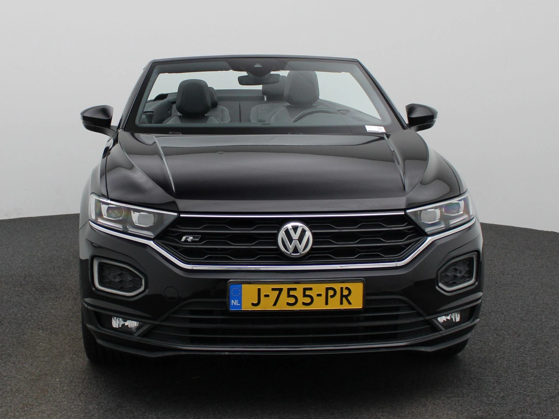 Volkswagen-T-Roc-image-2