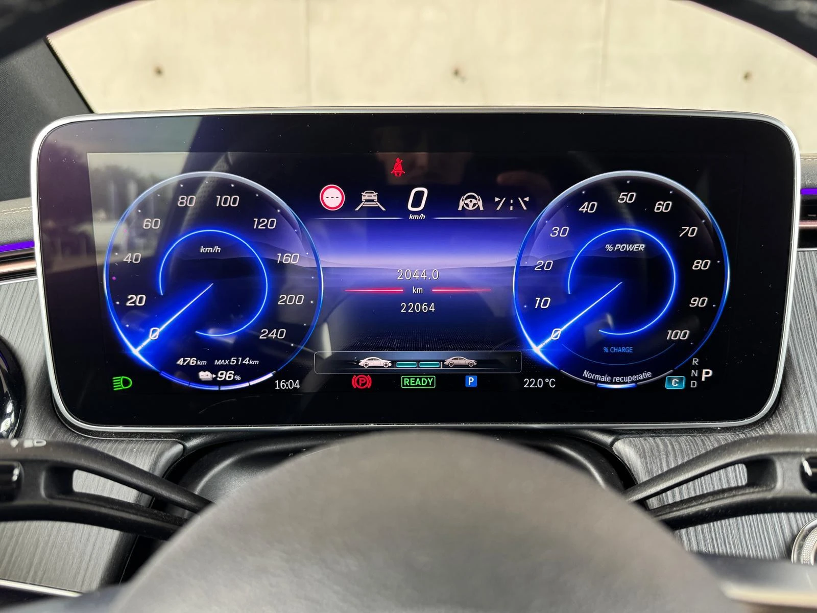 Mercedes-Benz-EQE-image-13