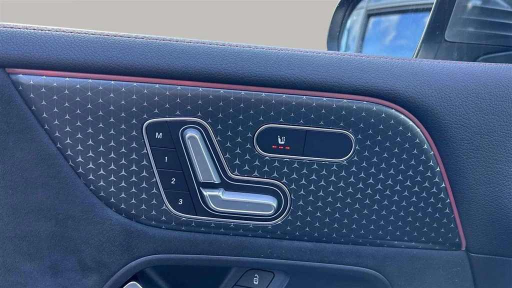 Mercedes-Benz-EQB-image-18