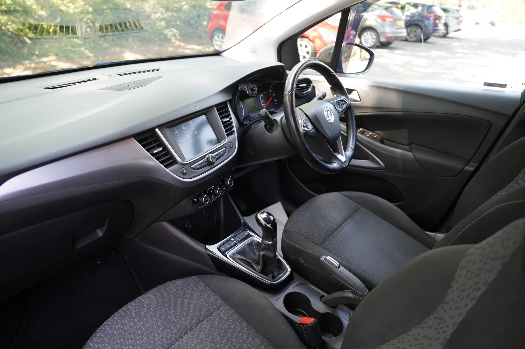 Vauxhall-CROSSLAND X-image-1