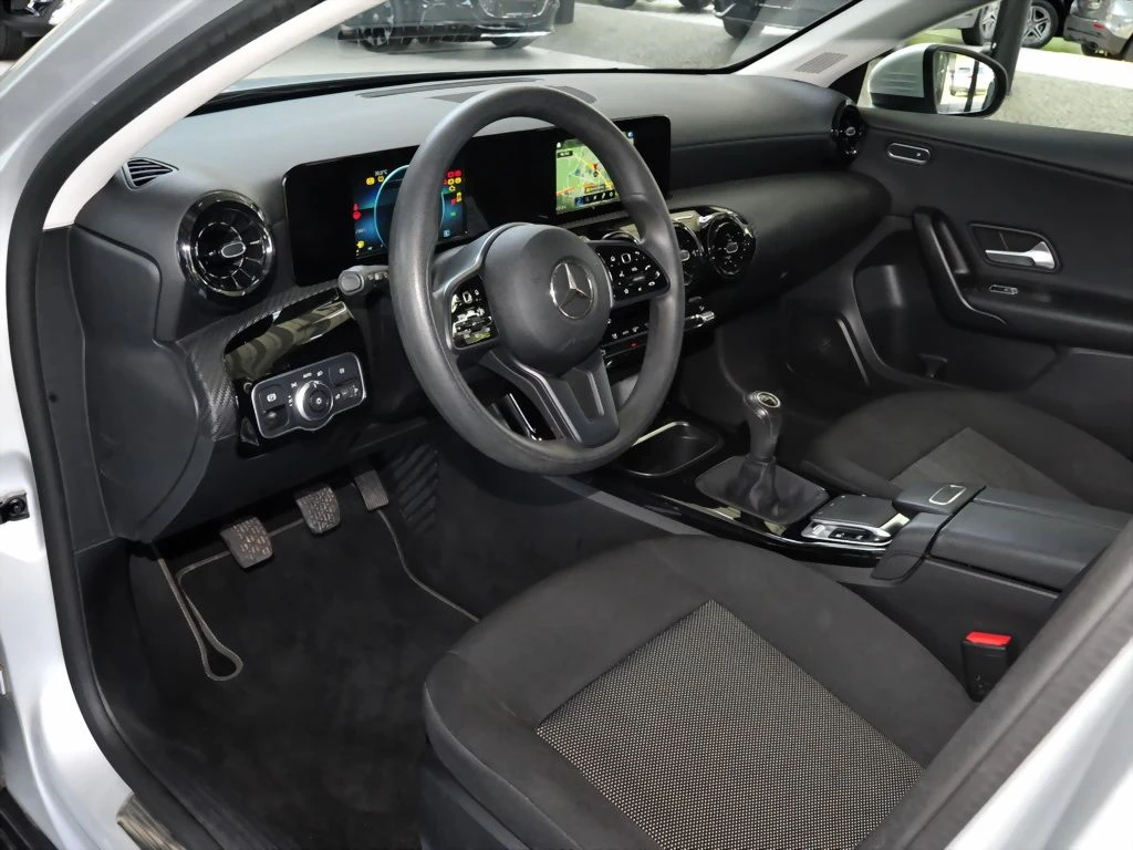 Mercedes-Benz-A-Klasse 180 d-image-7