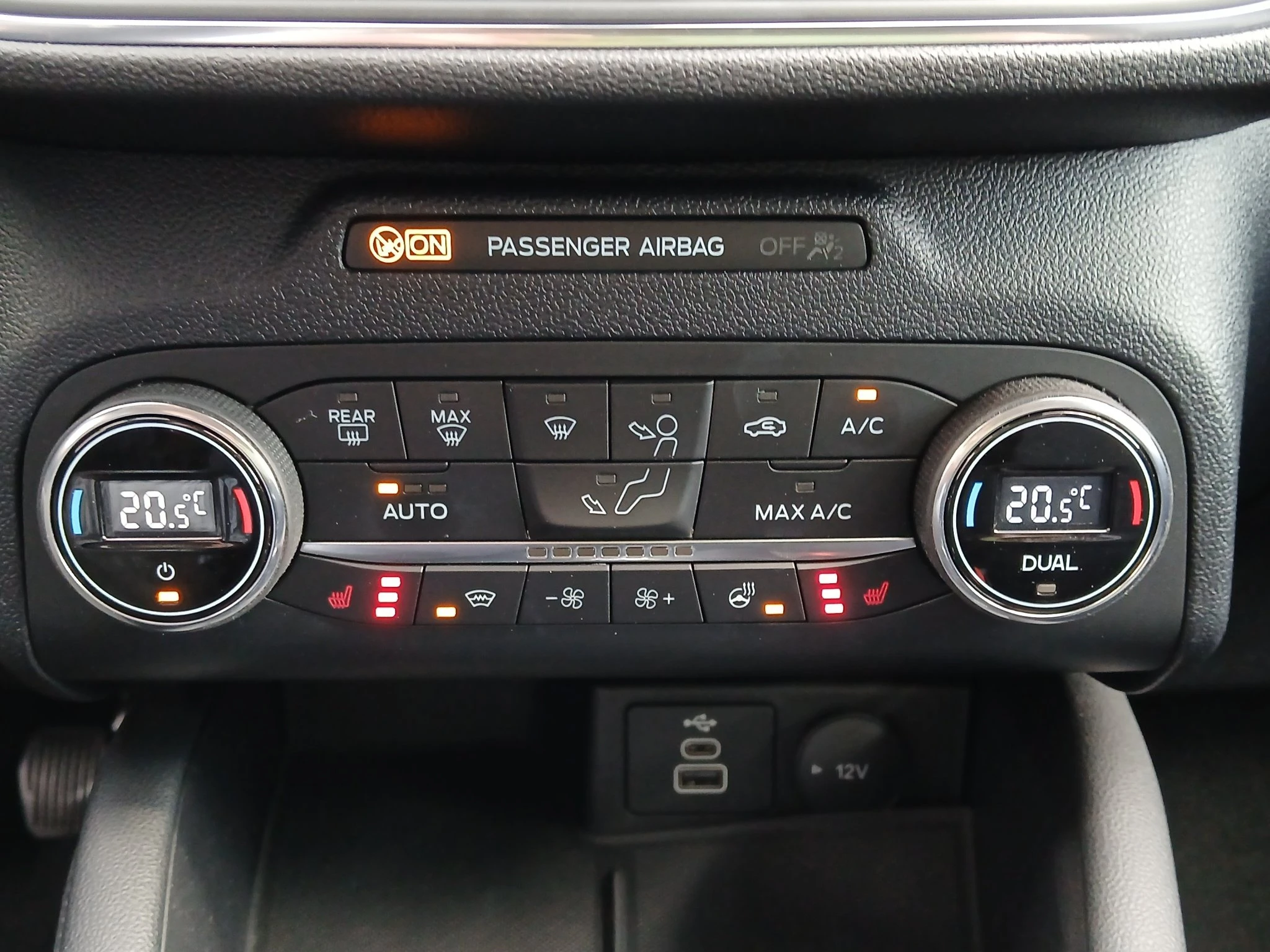 Ford Kuga Titanium NAVI | AHK | KAM | WiNTER-PAKET