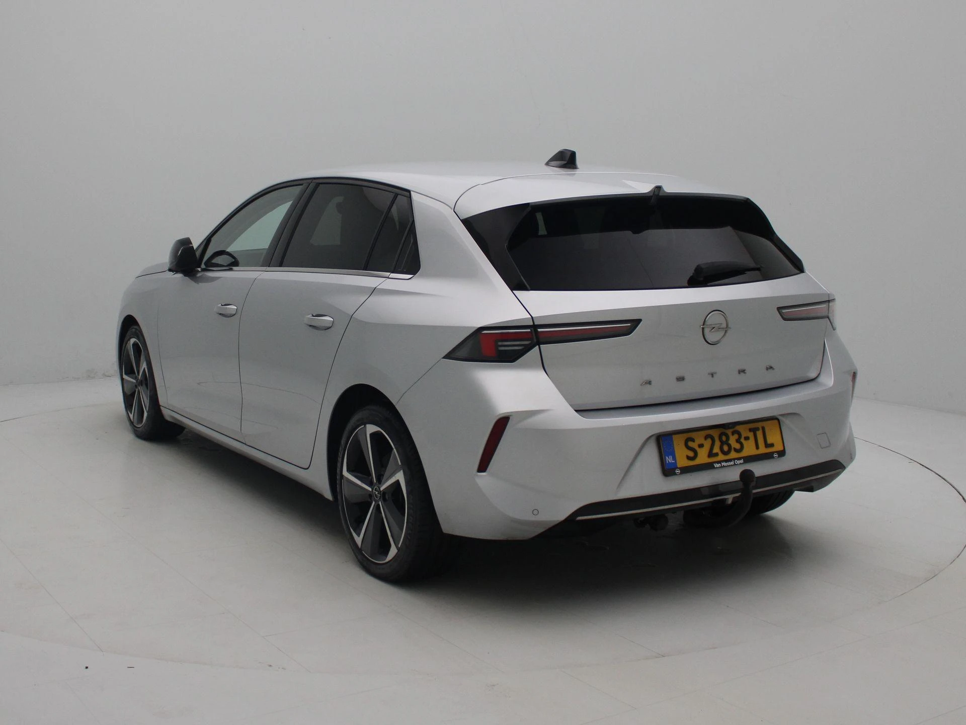 Opel-Astra-image-1
