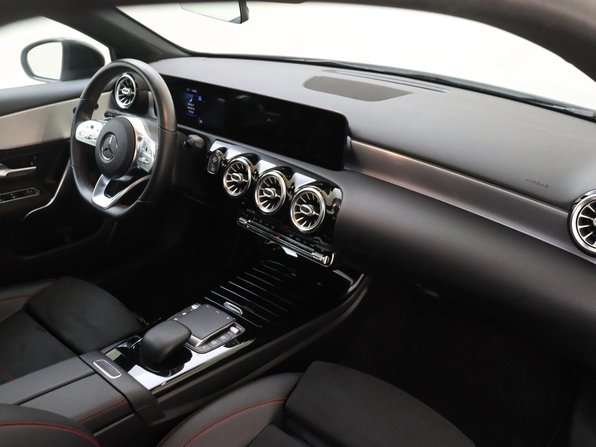 Mercedes-Benz-A-Klasse-image-25