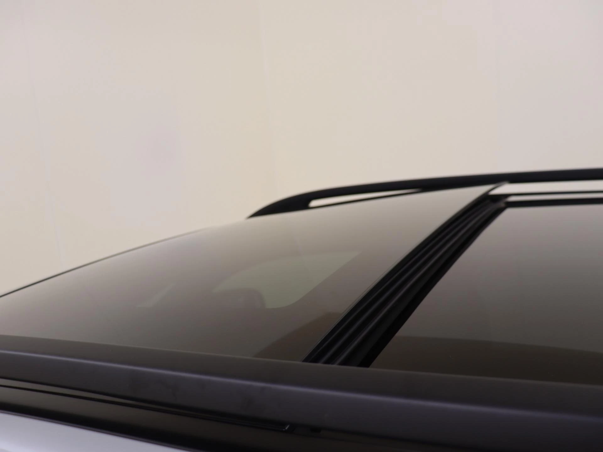 Mercedes-Benz-GLS-image-34